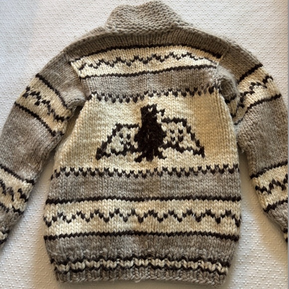 Cowichan Sweater - Picture 2 of 4